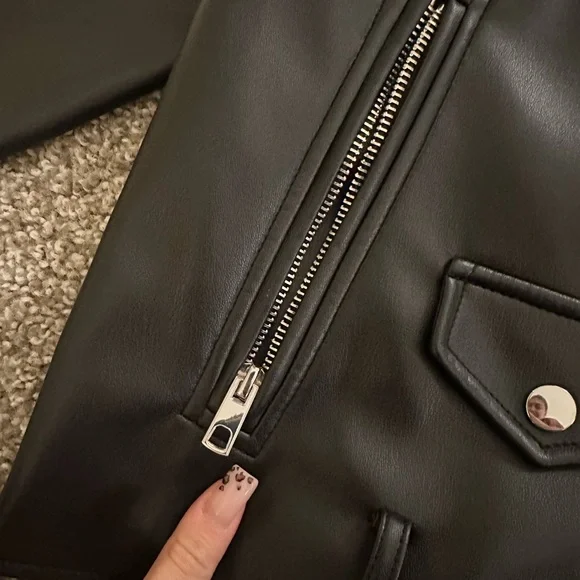 Zara Women's Black Leather Biker Jacket - Picture 4 of 5